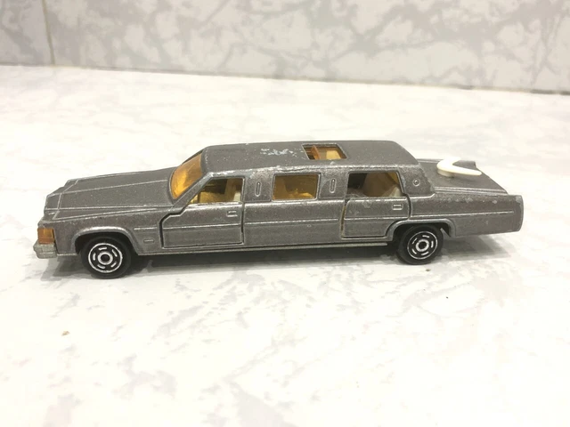 Voituire collection Limousine Majorette N° 339 1/58 - Grise
