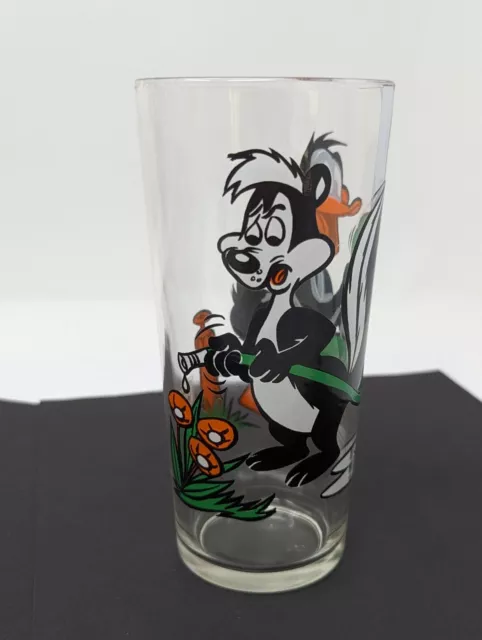 1976 Pepsi Collector Series Pepe Le Pew Daffy Duck Glass Looney Tunes