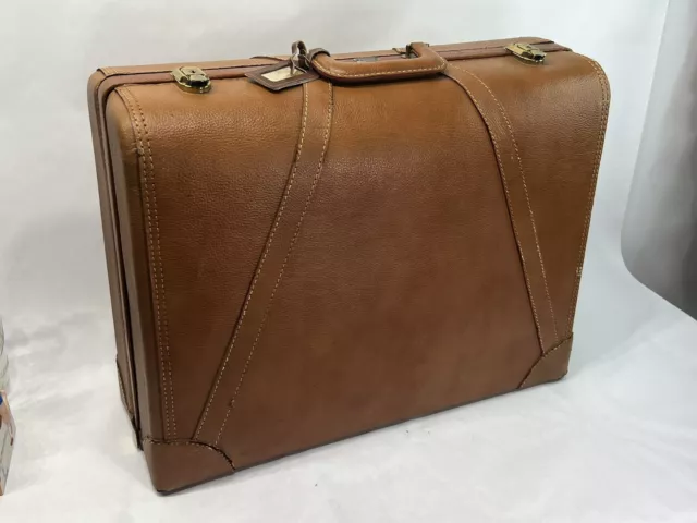Vintage PLATT Guardsman 24" Full Grain cowhide Leather Luggage Suitcase Brown