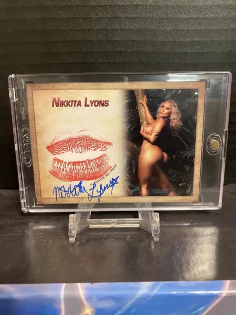 Nikkita Lyons  Signed Kiss Print Card Wrestler WWE NXT Collectors Expo Model