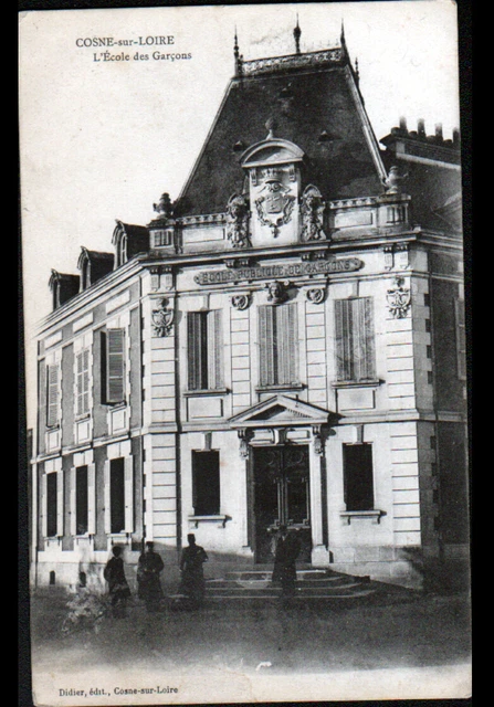 COSNE-SUR-LOIRE (58) ECOLE de GARCONS animée début 1900