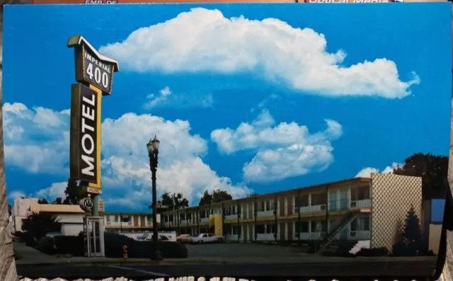 Postcard - Imperial 400 Motel, AAA, Portland, Oregon old cars