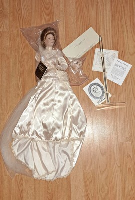 Franklin Mint Heirloom The Gibson Girl Bride Doll Porcelain 22" blond green eyes
