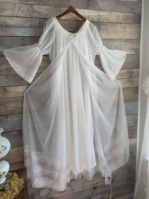 VINTAGE MISS ELAINE White Ivory Lace Negligee Set Nightgown & Robe ...