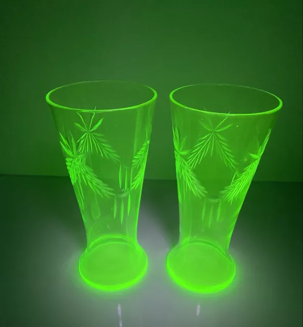 X2 Stunning Vintage Art Deco Uranium Green Etched Glasses Tall Tumbler Glasses