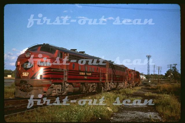 R DUPLICATE SLIDE - Lehigh Valley LV 562 F-7 Group View