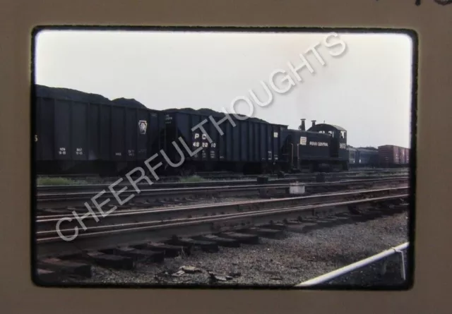 Original '73 Ektachrome Slide PC Penn Central 9072 SW7 Yard action Altoona 35K52