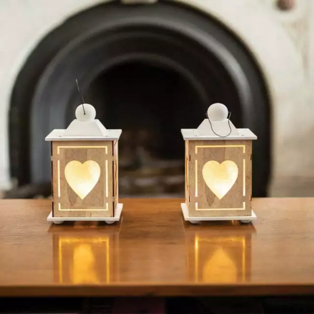 Linterna de corazón rústica decoración de madera en mal estado elegante decoración LED alimentada por batería 3