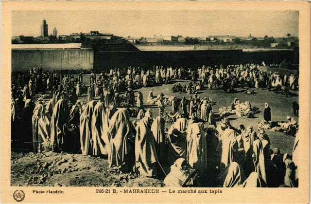 CPA AK Marrakech - Le Marche aux Tapis MAROC (963648)