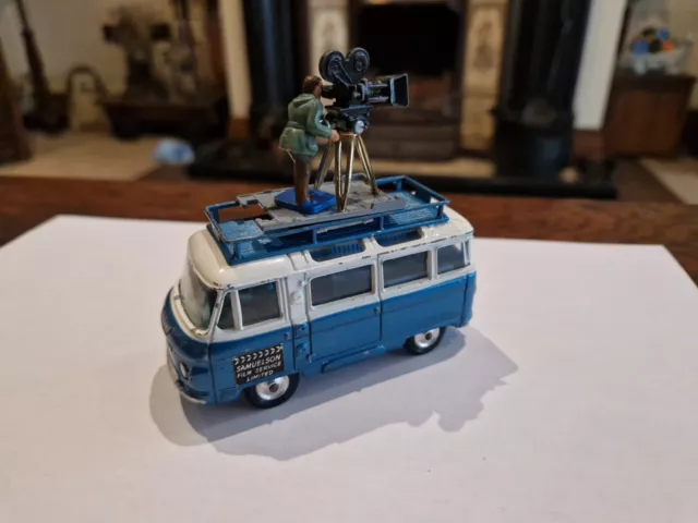 Corgi Toys Commer Bus 2500 Series With Camera Stand And Camera Man
