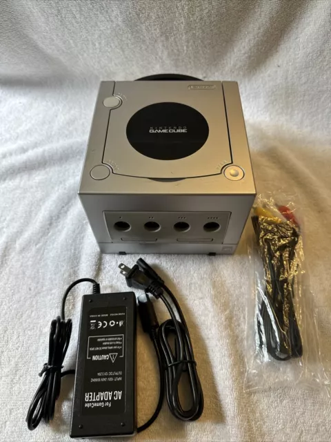 Nintendo GameCube DOL-001 Console  SILVER, TESTED & WORKING