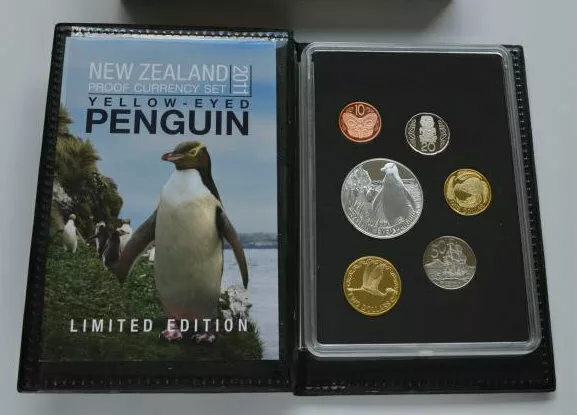 New Zealand - 2011 - Annual Proof Coin Set - Yellow Eyed Penguin