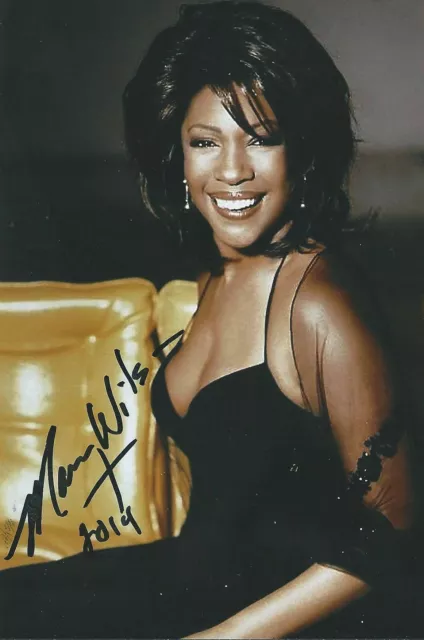 Mary Wilson + The Supremes Autograph Diana Ross Dreamgirl - My Life