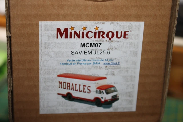 Solido n° 333 camion DAF cirque AMAR caisse neuf 1/50 en boîte