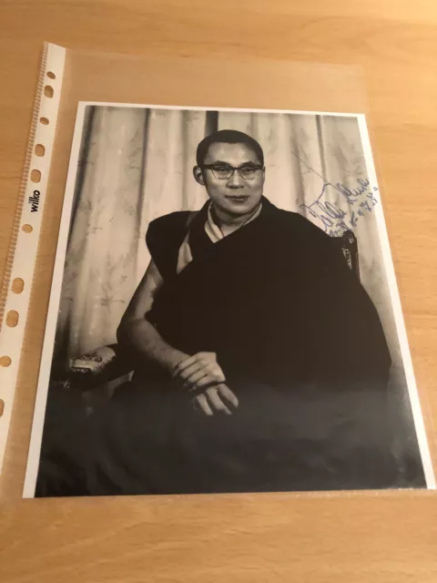 DALI LAMA 10 x 8 Inch Autographed Photo - High Quality Copy Of Original (e)