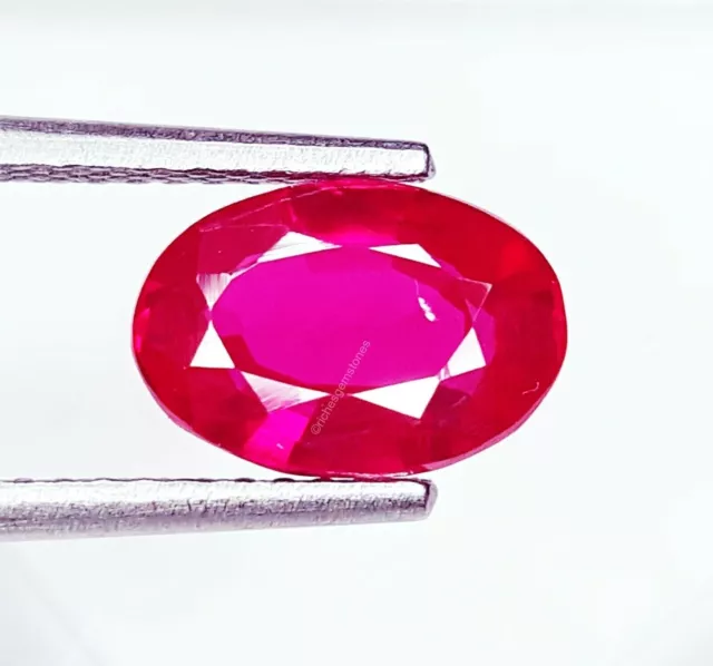 2.17 Carats Authentique Sri Lankan Saphir Ovale à Facettes Certifié Libre Gemme