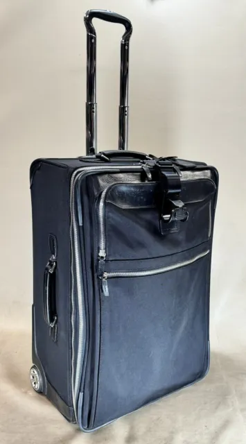 Preowned Tumi Townhouse Oxford 26” Black Upright Wheeled Expandable Suitcase