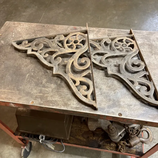 Antique VTG Pair Cast Iron Shelf Brackets or Sink Decorative pattern