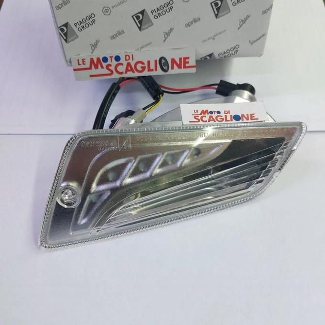 Freccia Anteriore Dx Vespa Gts Super Hpe Abs / Gtv 6 Giorni 2019/22 1D003607