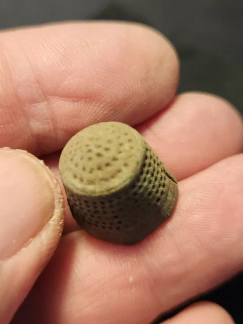 Late post Medieval copper alloy thimble uncleaned condition! as photos. LA136j 2