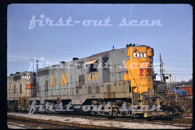 B Original Slide - Louisville & Nashville L&N 439 EMD GP-7 at Nashville TN 1973
