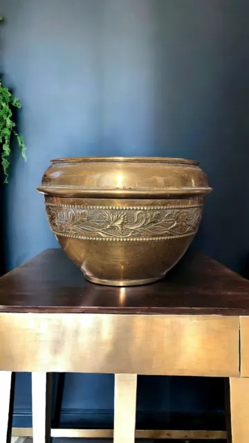 Cache pot,laiton, Ancien, Début XXÈME. Frise,Décor Floral"Œillet"Art Nouveau(B3)