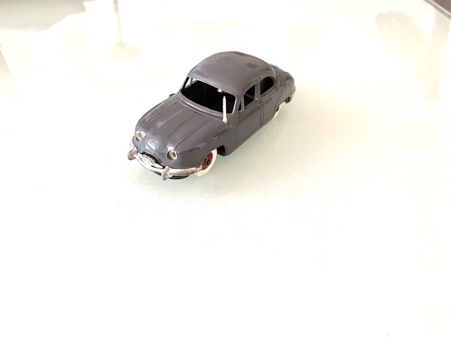 VOITURE EN PLASTIQUE DYNA PANHARD N°16 - CRÉATION CLÉ