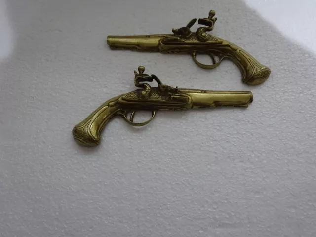 Pair Vintage Heavy Brass Pistols Flint Stock Gun Wall Hanging Ornaments