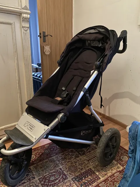 Mountain buggy urban jungle + Carrycot + Accessories
