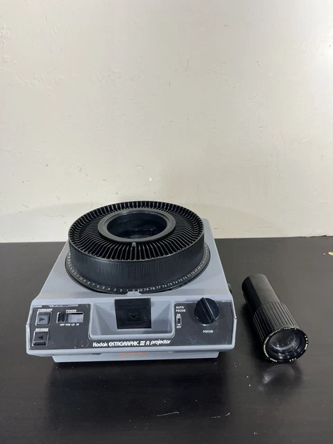 Proyector de diapositivas Kodak Ektagraphic III A con estuche remoto, bombilla completamente nueva LEER