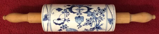 Nudelholz bzw. Teigrolle mit Zwiebelmuster-Dekor ohne Marke, ca. 1920