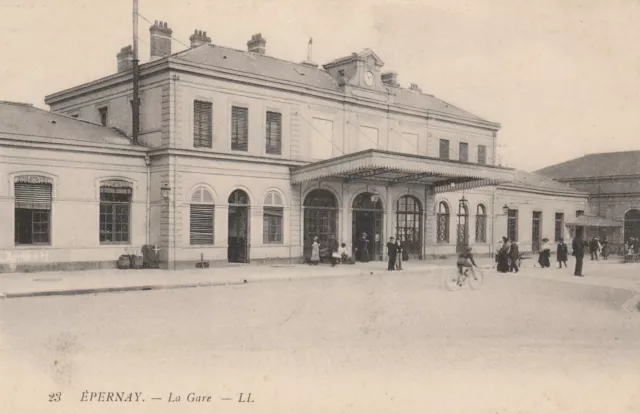 CPA 51 EPERNAY La Gare