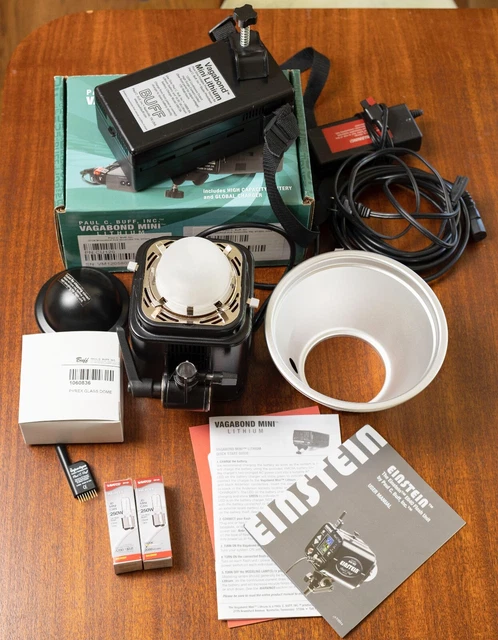 Paul C. Buff E640 Einstein Flash Unit + Vagabond Mini Lithium battery + extras