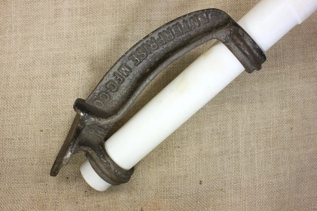 old Banner Flag Pole 1 1/2” Bracket super duty iron vintage ENTERPRISE MFG CO