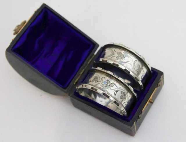 Pair of antique napkin ring sterling solid silver in original case 1901