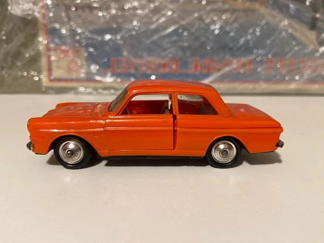 Norev Plastique Ancienne Ford Taunus 12M N" 77-  / Idem Minialuxe / Gégé / Jep