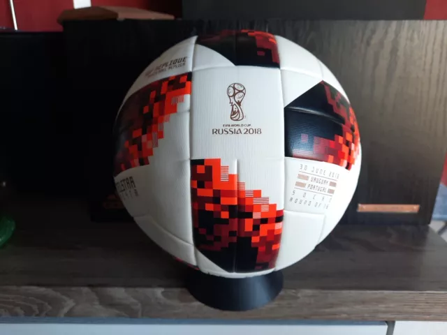 adidas Telstar Meyta Fußball WM 2018 Uruguay - Portugal Sochi Achtelfinale FiFA