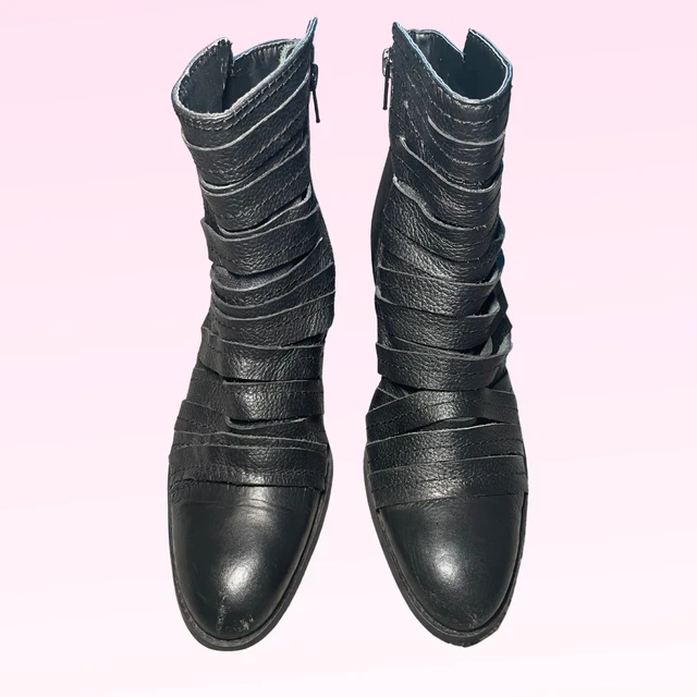90s Two Lips Black Leather Ankle Boots | Size 6 (Best Fits 7) | Strappy Leather