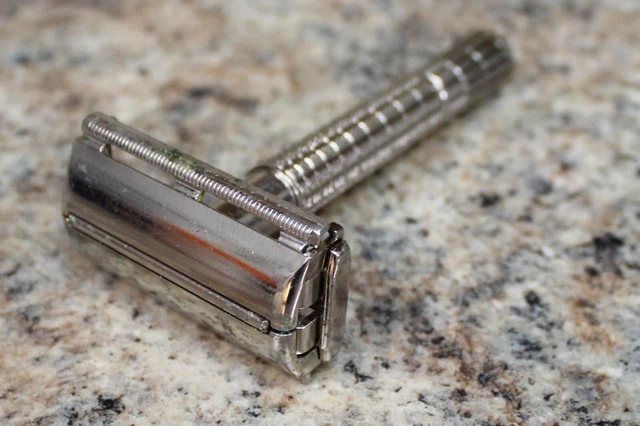 Vintage 1957 Gillette Super Speed Tto Safety Razor