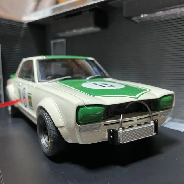 Modellino AUTOart 1:18 Nissan Skyline GT-R (KPGC10) Racing 1971 &ndash; Hasemi #8, 2&deg; Posto GP Giappone