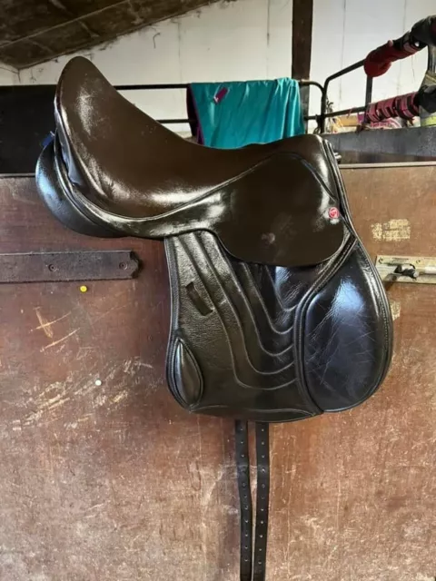 17” Monoflap Comfort Jump Saddle Brown Wide