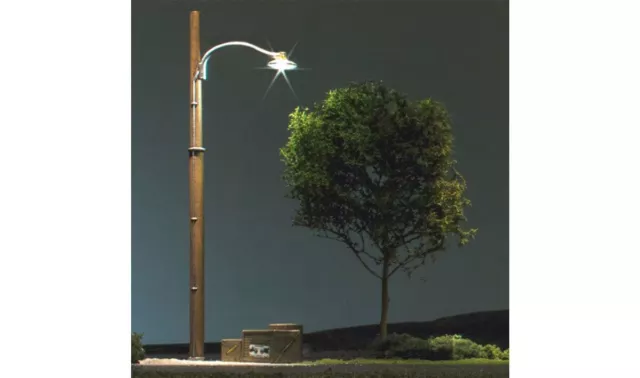 Wooden Pole Street Lights - OO/HO gauge - Woodland Scenics JP5630 3