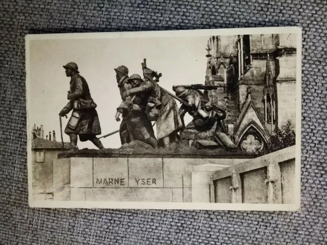 Cpa Châlons Sur Marne Monument Aux Morts