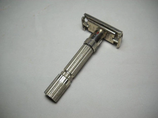 Vintage 1959 Gillette DE Fatboy E-4 Safety Razor Adjustable 1-9 Excellent