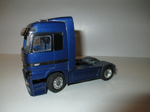 Ixomodels Mercedes Actros MP4 4x2 - Camion Solo Bleu - 1/43 - IXOTR2