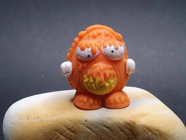 The Trash Pack The Grubz Series 5 MUSHY MANGO! ( orange, rare )