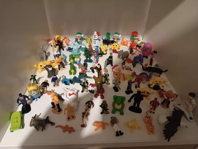 Lot de 90 Petites figurines Personnages Kinder Animaux