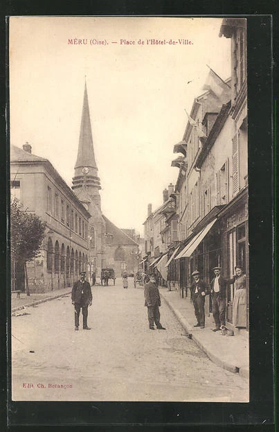 CPA Méru, Place de l´Hotel-de-Ville