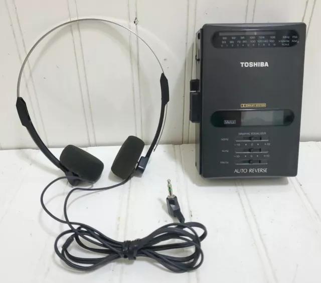 EXCELLENT Toshiba Model Kt-4049 Personal Stereo Radio AM/FM Cassette Player