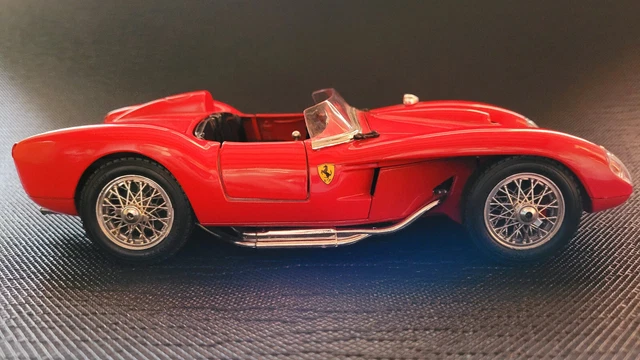 FERRARI 250 TESTA Rossa - 1957 - burago - 1/18 - miniature rouge - vintage EUR 29,00 - FR